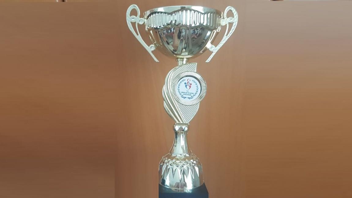 Solak İlkokulu-Ortaokulu 2018-2019 Eğitim Öğretim Yılı Okul Sporları ve Turnuvalarda almış olduğumuz kupalar.
